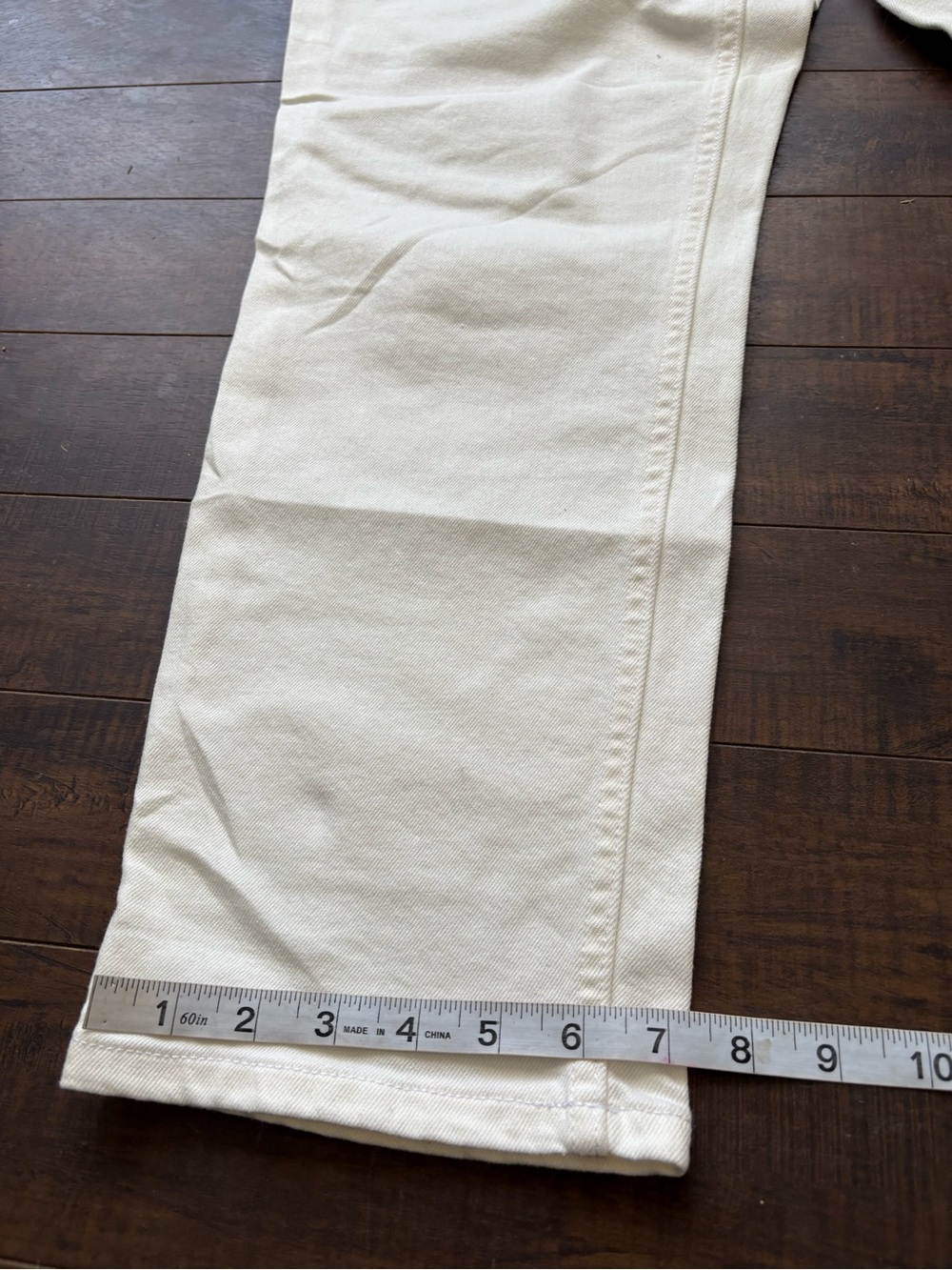 Everlane The Curvy Cheeky Jean in white - Picture 6 of 12